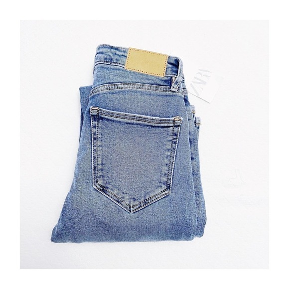Zara High Rise Full Length Light Wash Denim Jeans SZ32 US0 - Picture 1 of 11